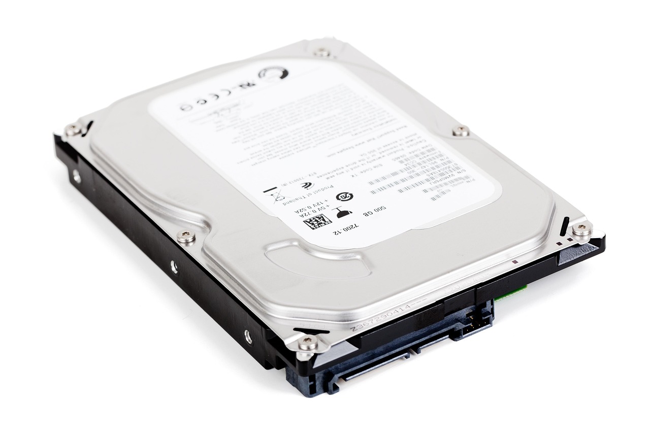 Kuva kiintolevystä (HHD). Kuva kiintolevystä (HDD).